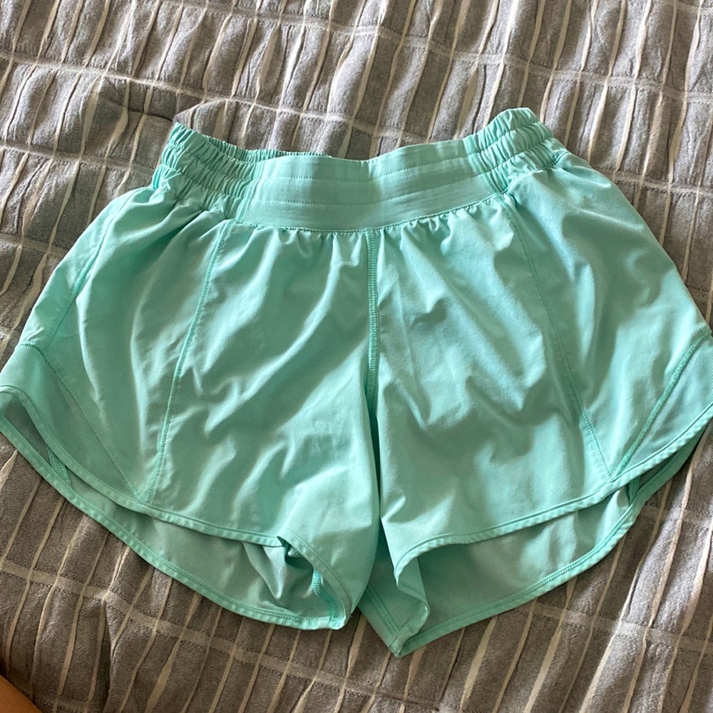 Mint Lululemon Hotty Hot Shorts Size 4, 4 inch